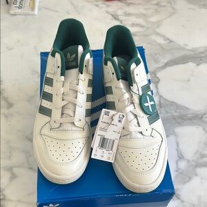 Adidas Men's White and Teal Vintage Sneakers